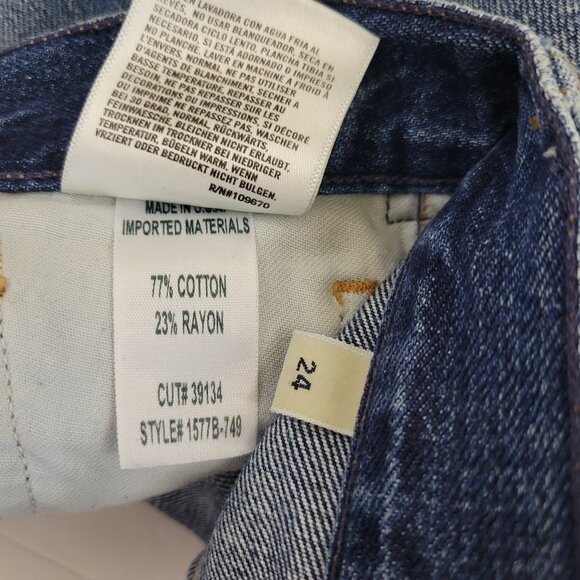 COH Vintage Liya High Rise Classic Fit Distressed Crop Cut off Hem Jean - Picture 10 of 10